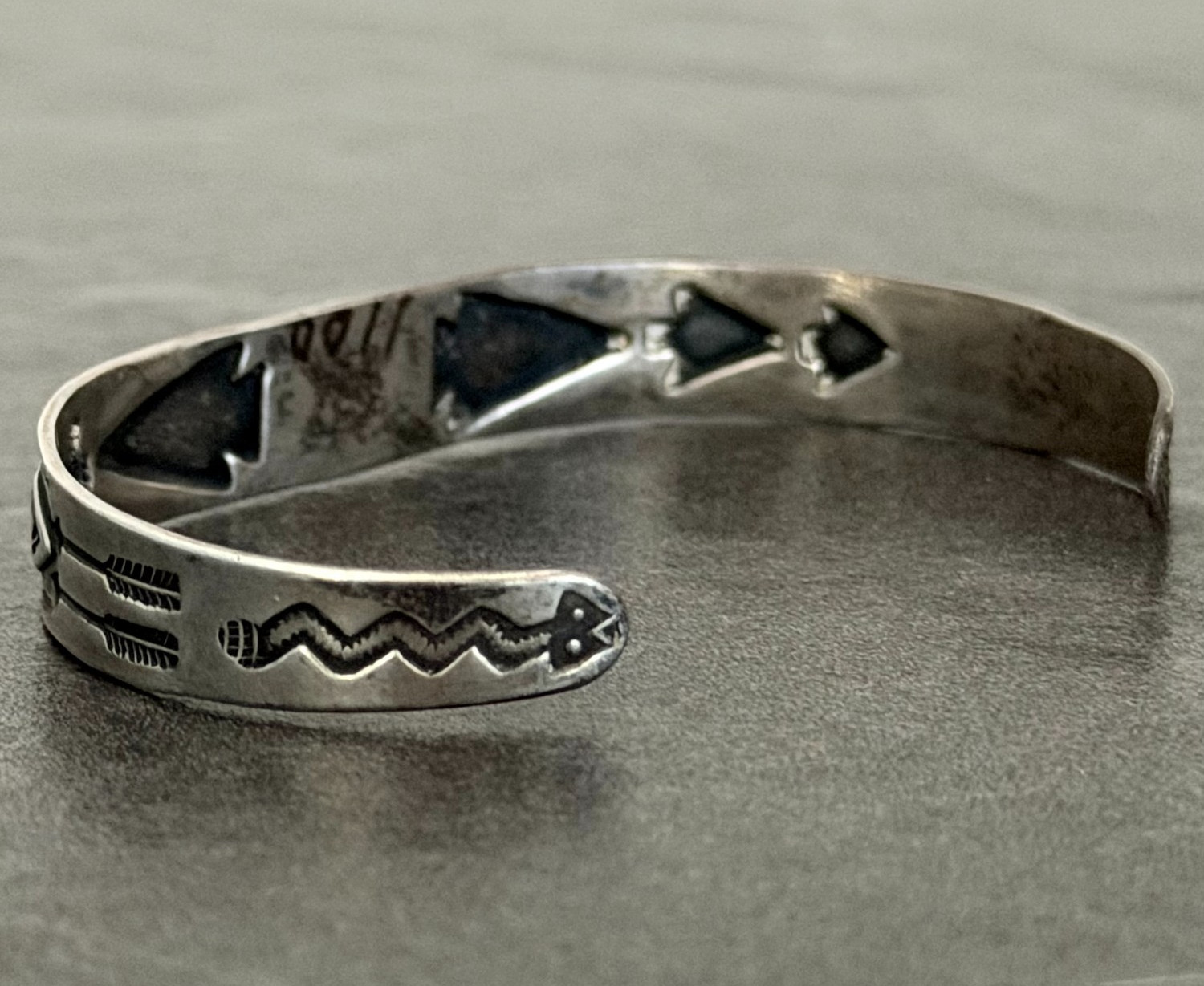 Vintage FRED HARVEY era Navajo ARROW HEAD Turquoise Silver Bracelet 6.6in