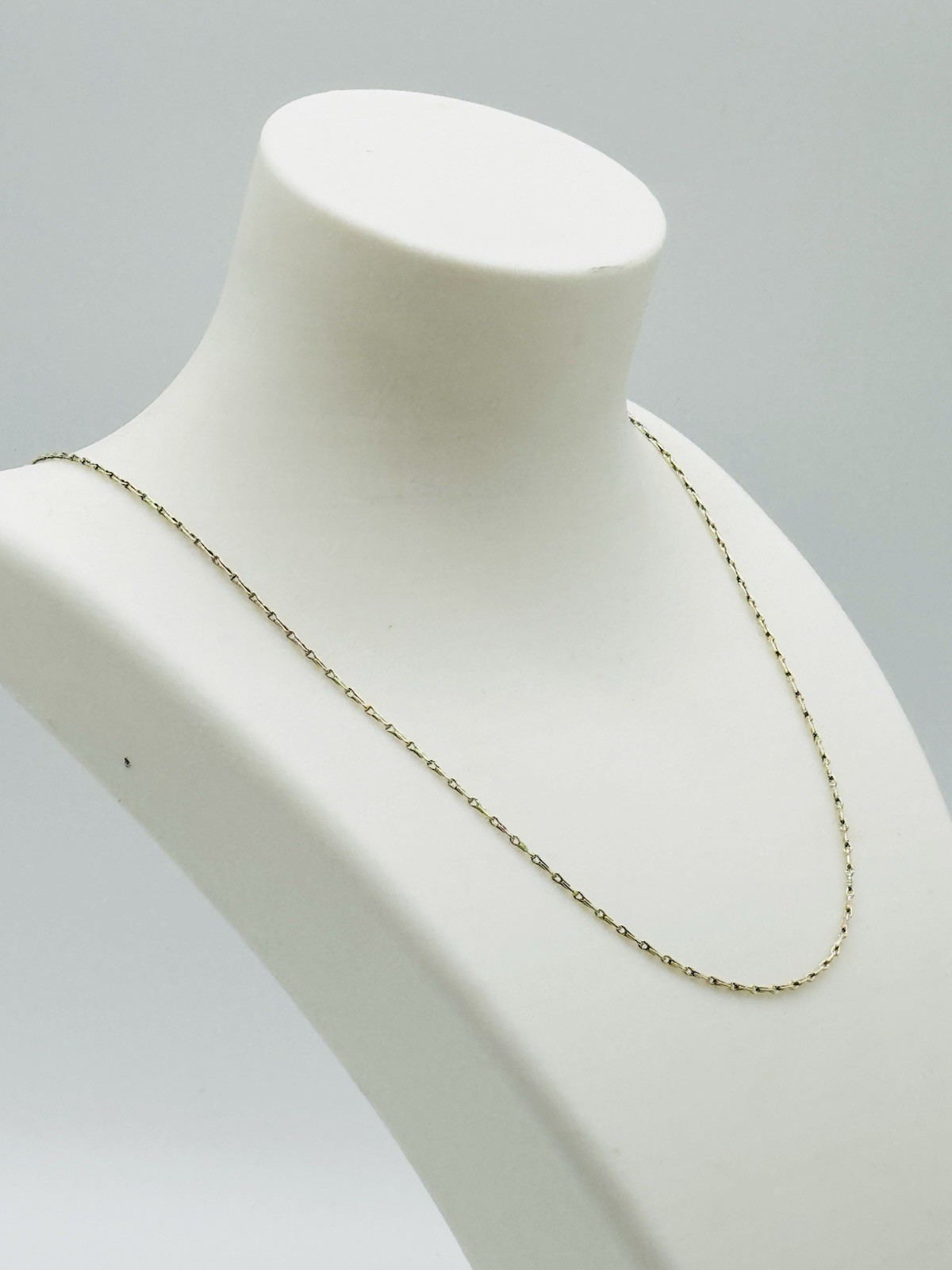 14K Yellow Gold 1.4mm Chain Link Necklace 3.14 grams Stamped 585 Italy 18” G1