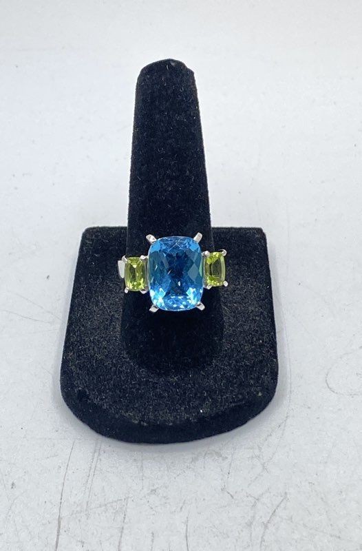 14K White Gold Blue Topaz and Peridot Three Stone Ring Size 6.5 5.6g