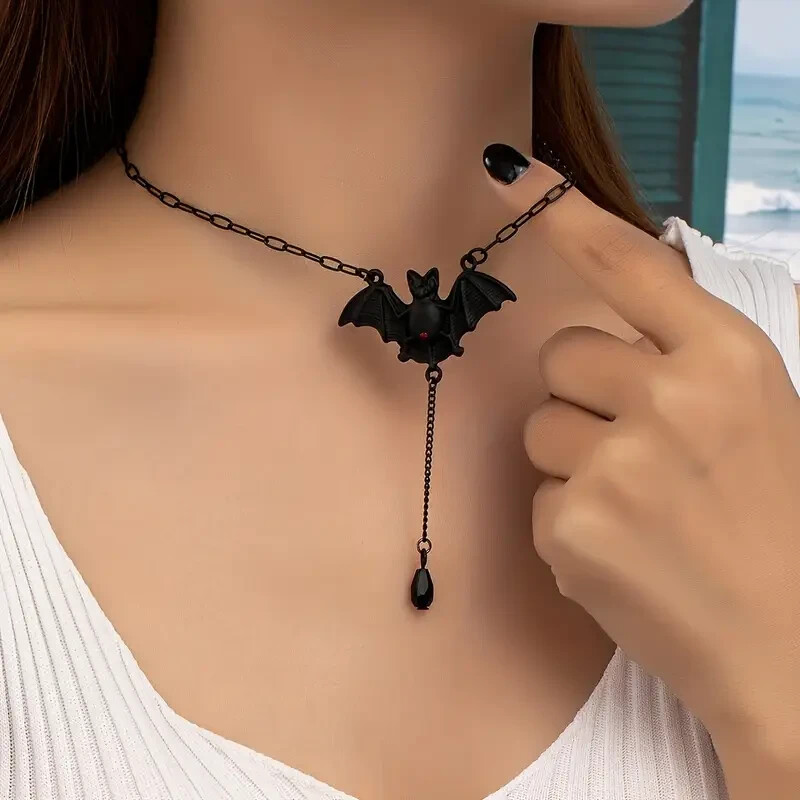 Gothic Black Bat Pendant Necklace Fashion Jewelry Halloween Party Gift New