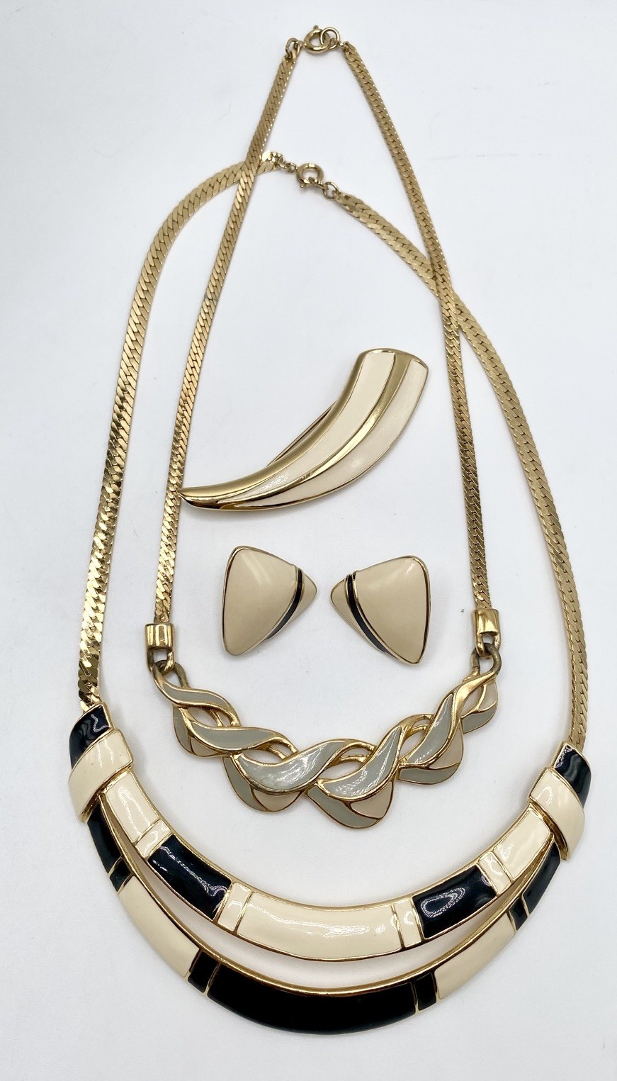 Signed Vintage Trifari Park Avenue Noir 7 Pc Power Era Black Cream Jewelry