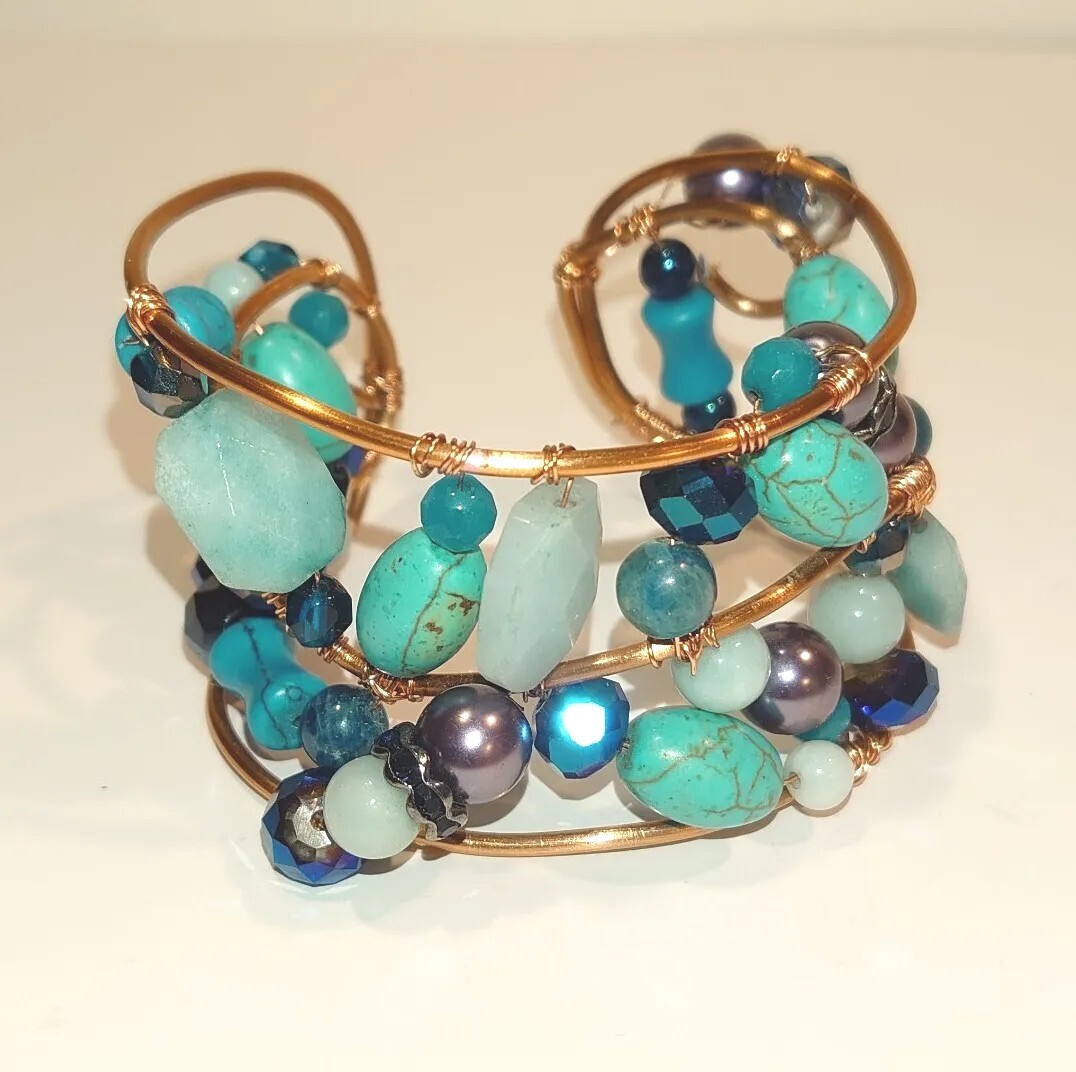 New Handcrafted Artisan Bracelet Turquoise Glass Stone Beads & Copper Metal 7″