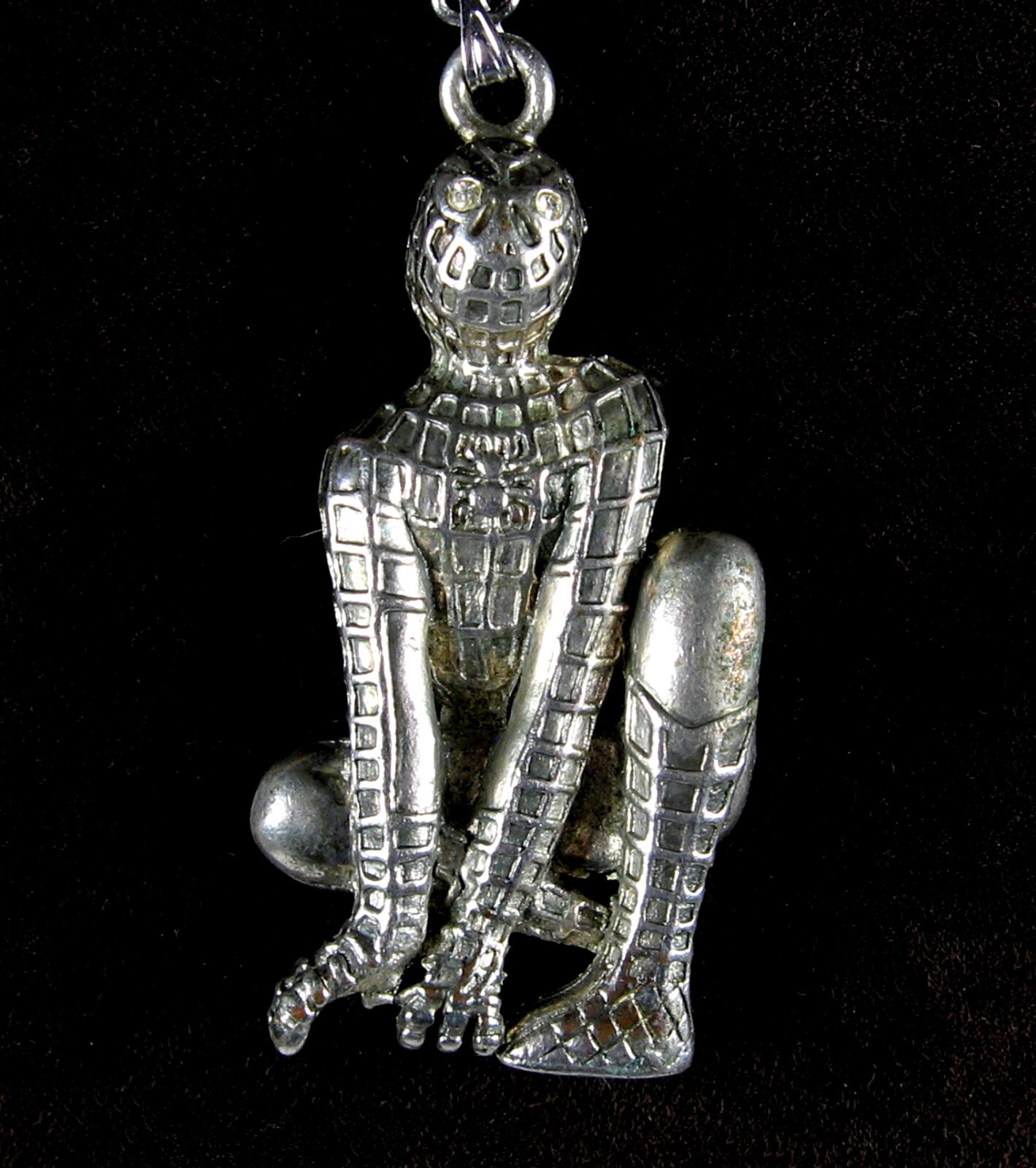 BIG SPIDERMAN Pendant 2 1/8″ Vintage Men NECKLACE Silvertone Metal Superhero 24″