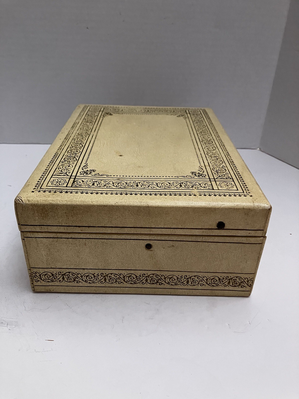 Vintage Jewelry Box Cream & Gold Pink Velvet Interior Flip Lock No Key