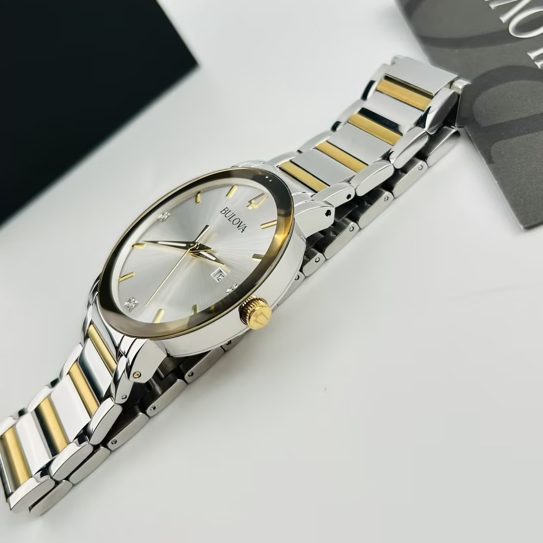 Bulova Futuro Modern 98D151 Silver Dial Diamond Calendar Men’s Quartz Watch 42mm