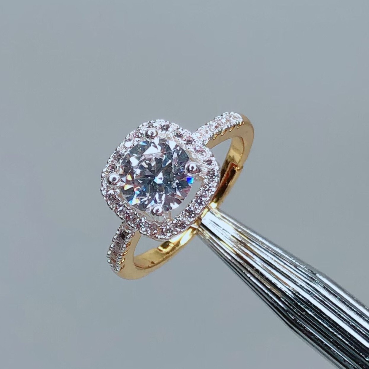  18k Adjustable Gold Diamond Ring Free UK Delivery New