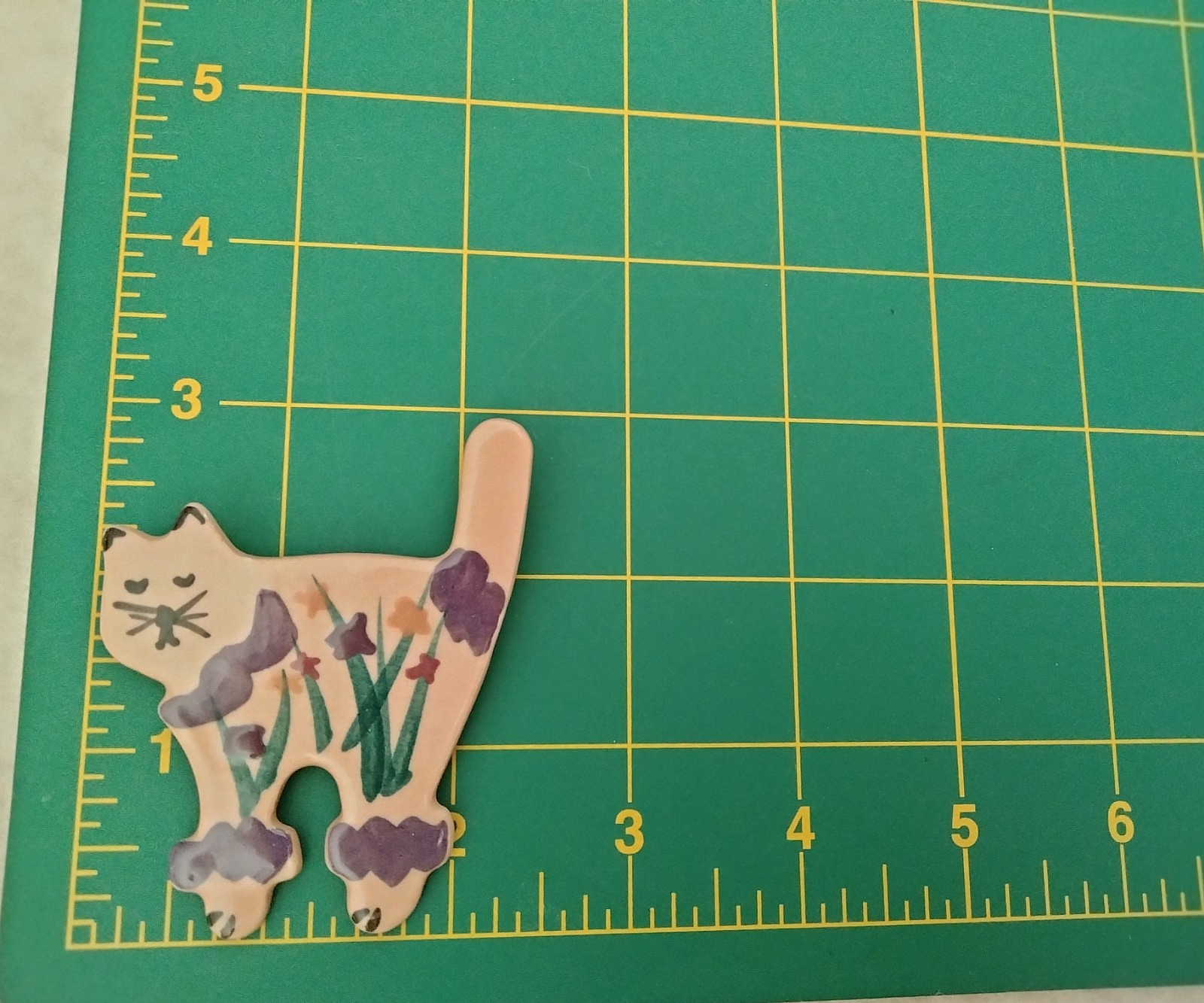 Handmade Ceramic Cat Brooch (167 – 2452)