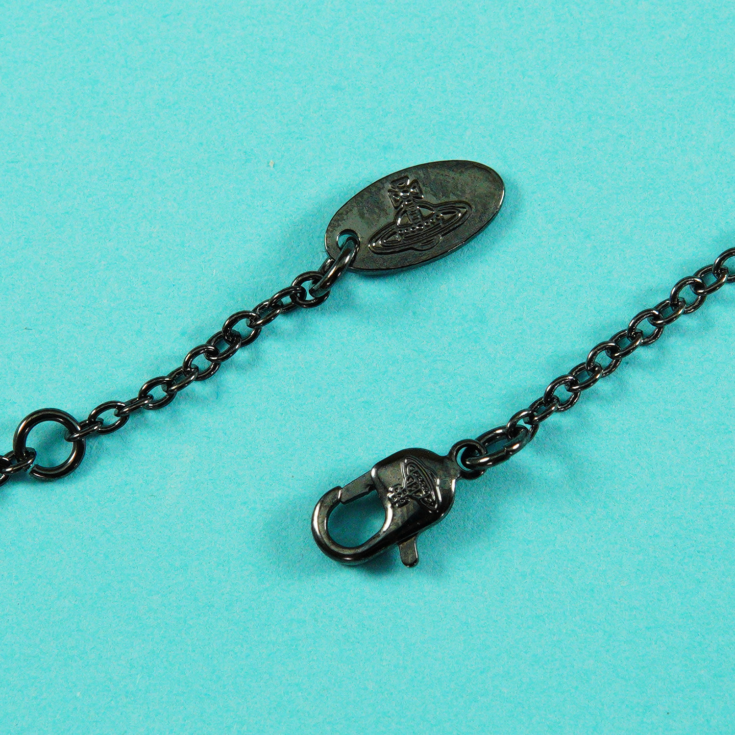 Vivienne Westwood New Petite Orb Drop Pendant 3D Necklace Gun Metal tone Box Set