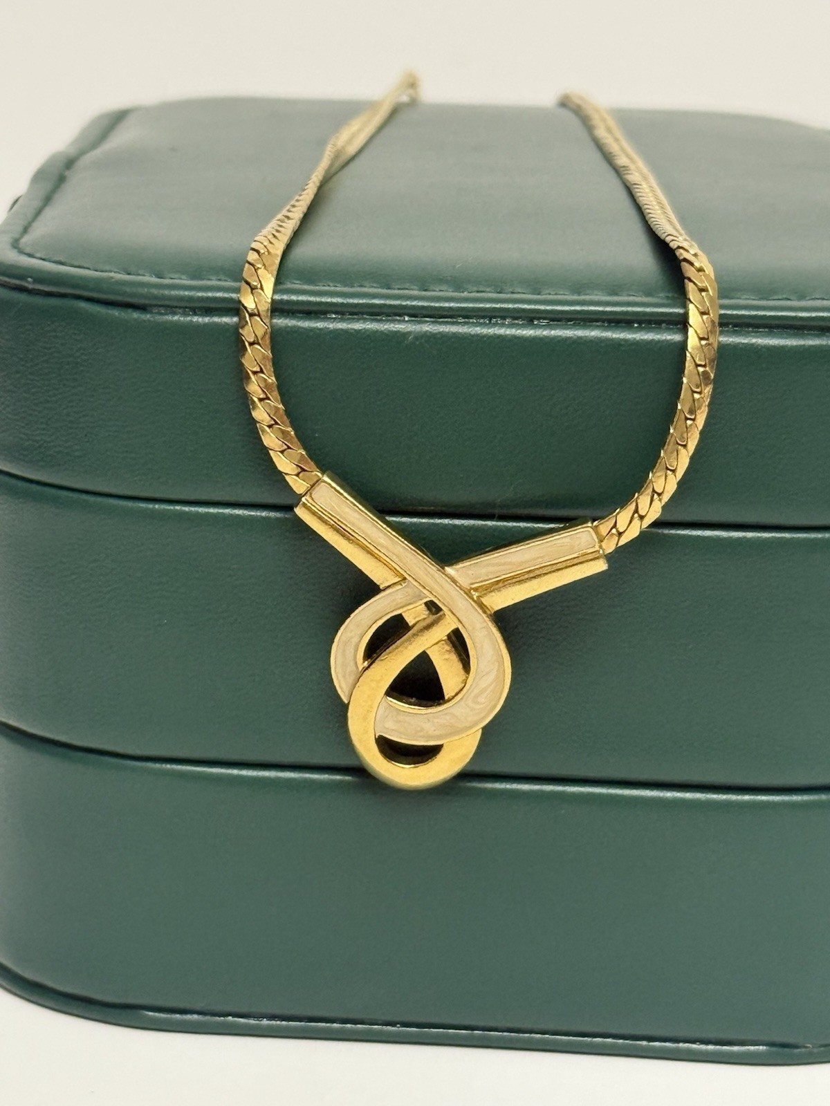 ⁠Vintage Gold Tone Flat Herringbone Snake Chain Knot Loop Statement Necklace⁠