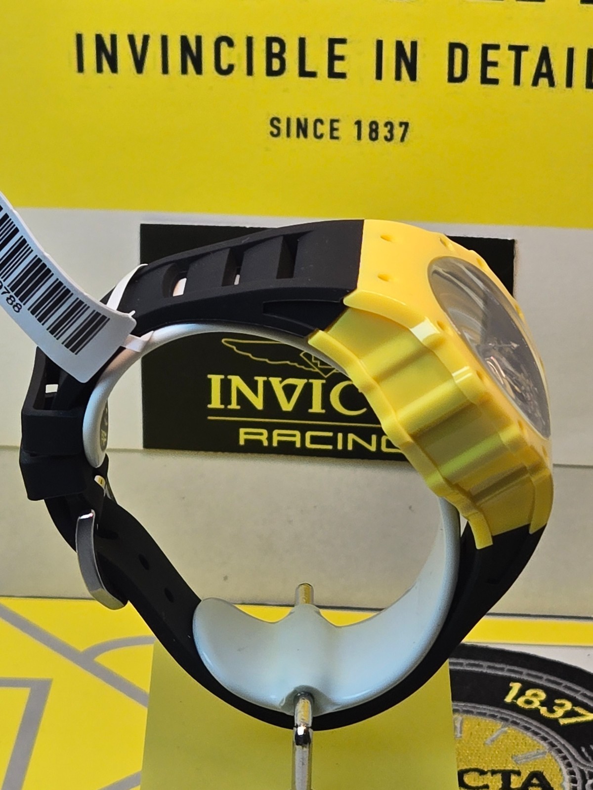 Invicta Racing Valyron Mens Watch 41mm Yellow & Black w/ Black Racing Dial NEW!!