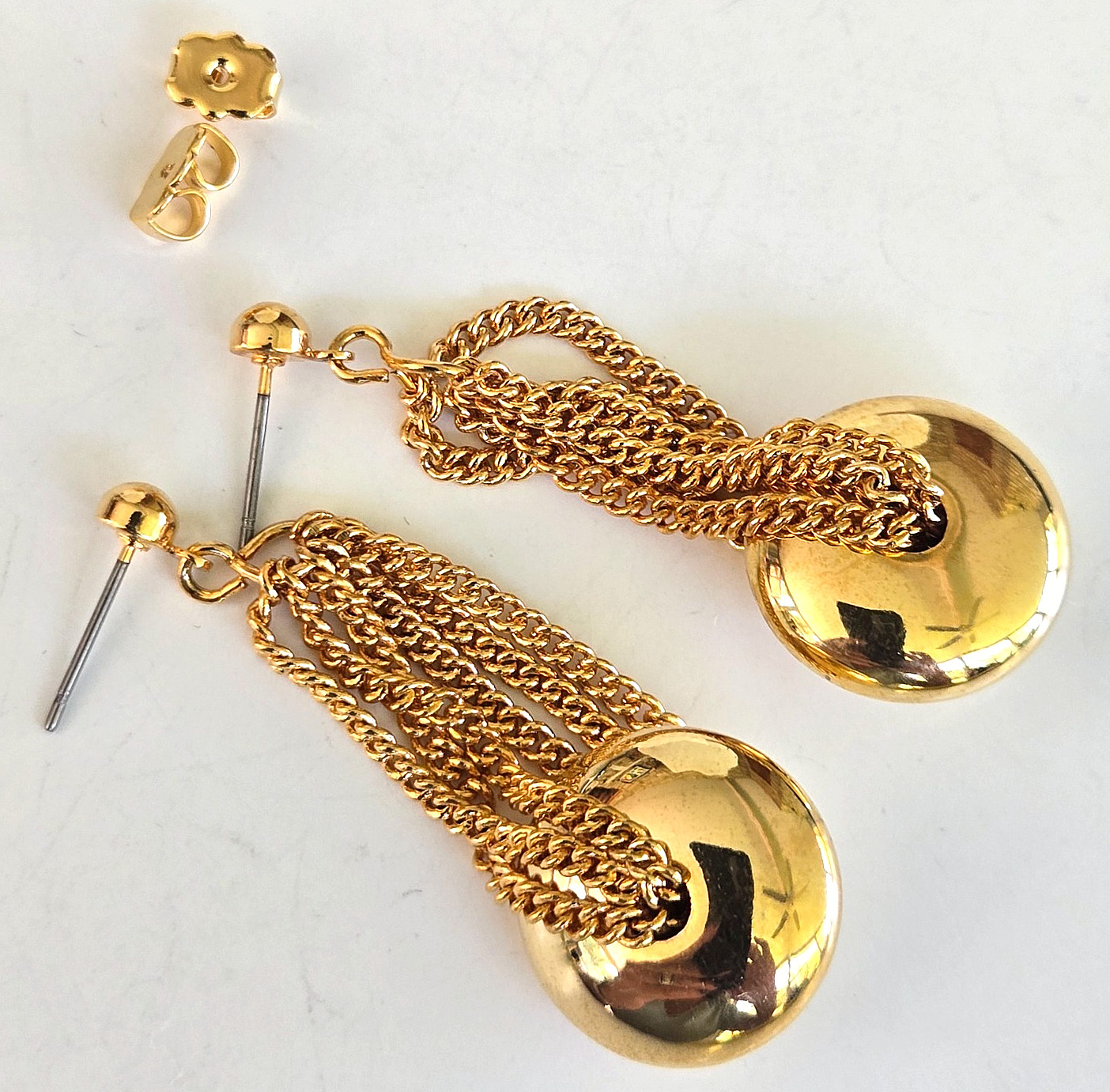 Vintage 1991 Avon Contempo Gold Tone Dangle Pierced Earrings 2-1/8″ in Card