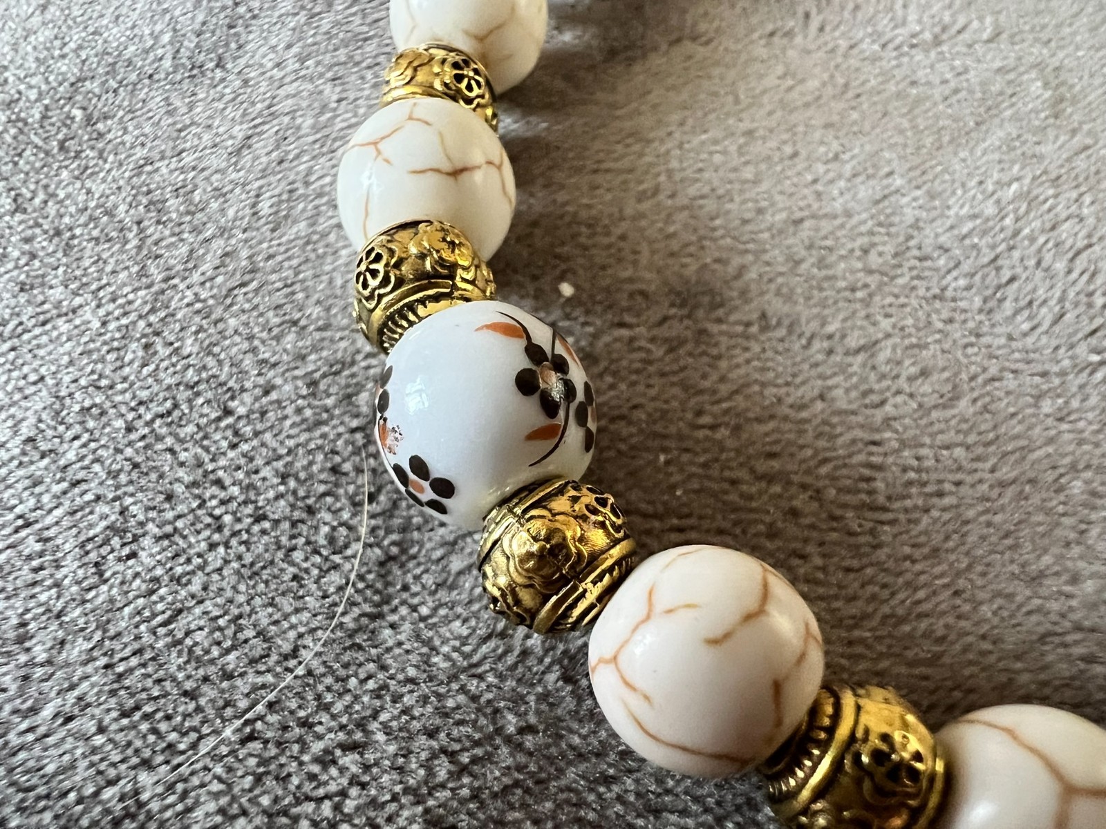 handmade women beige flower stone bracelet non elastic with zip
