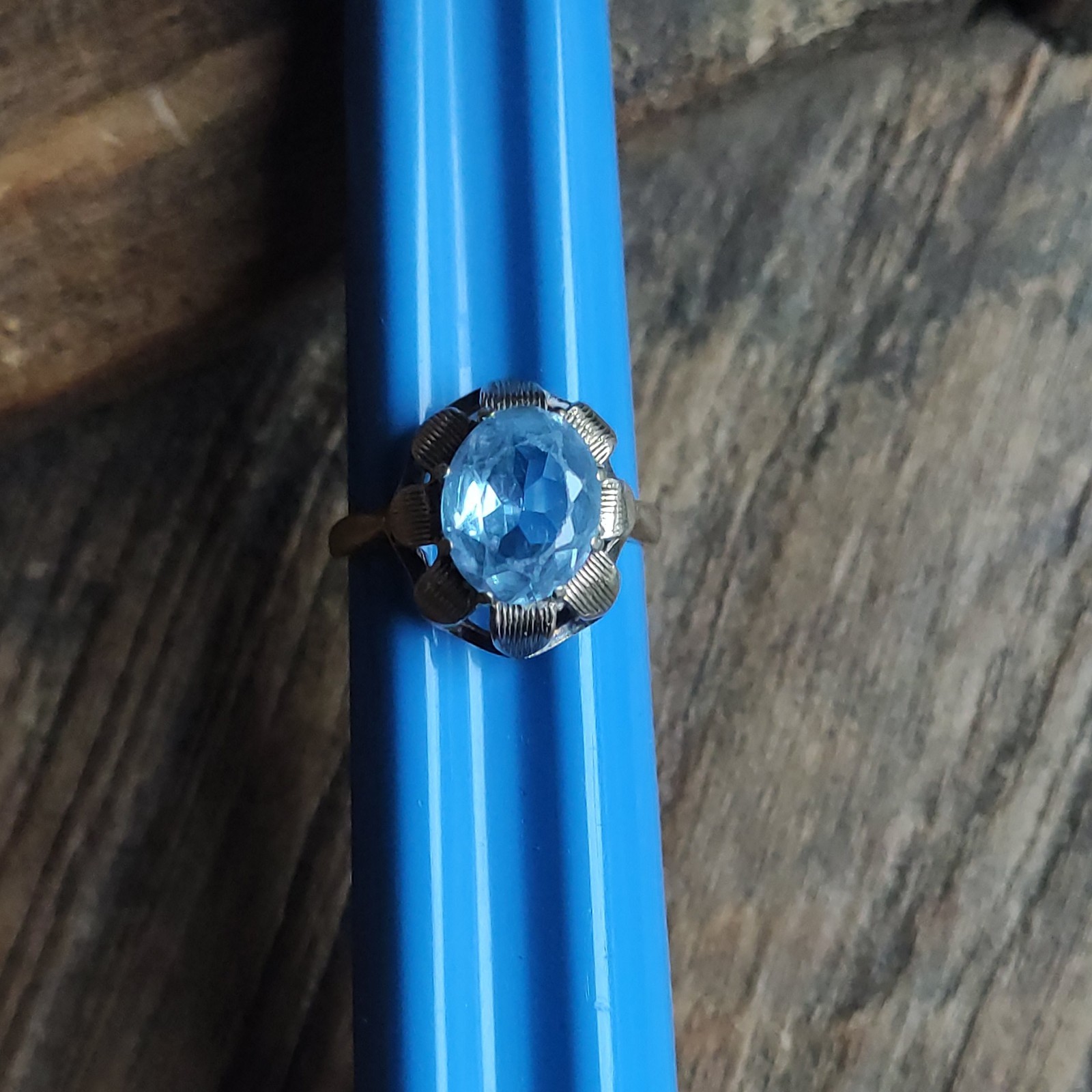9ct Gold Ring Set With Large Blue Topaz Stone 9 Carat Yellow Gold Ring 2.9g