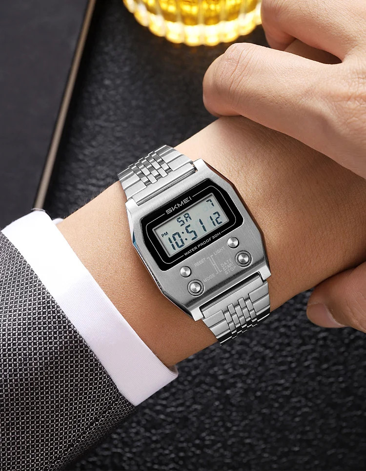 SKMEI 2460 Men’s Sports Waterproof Digital Watch Stainless Steel Luxury Retro LE