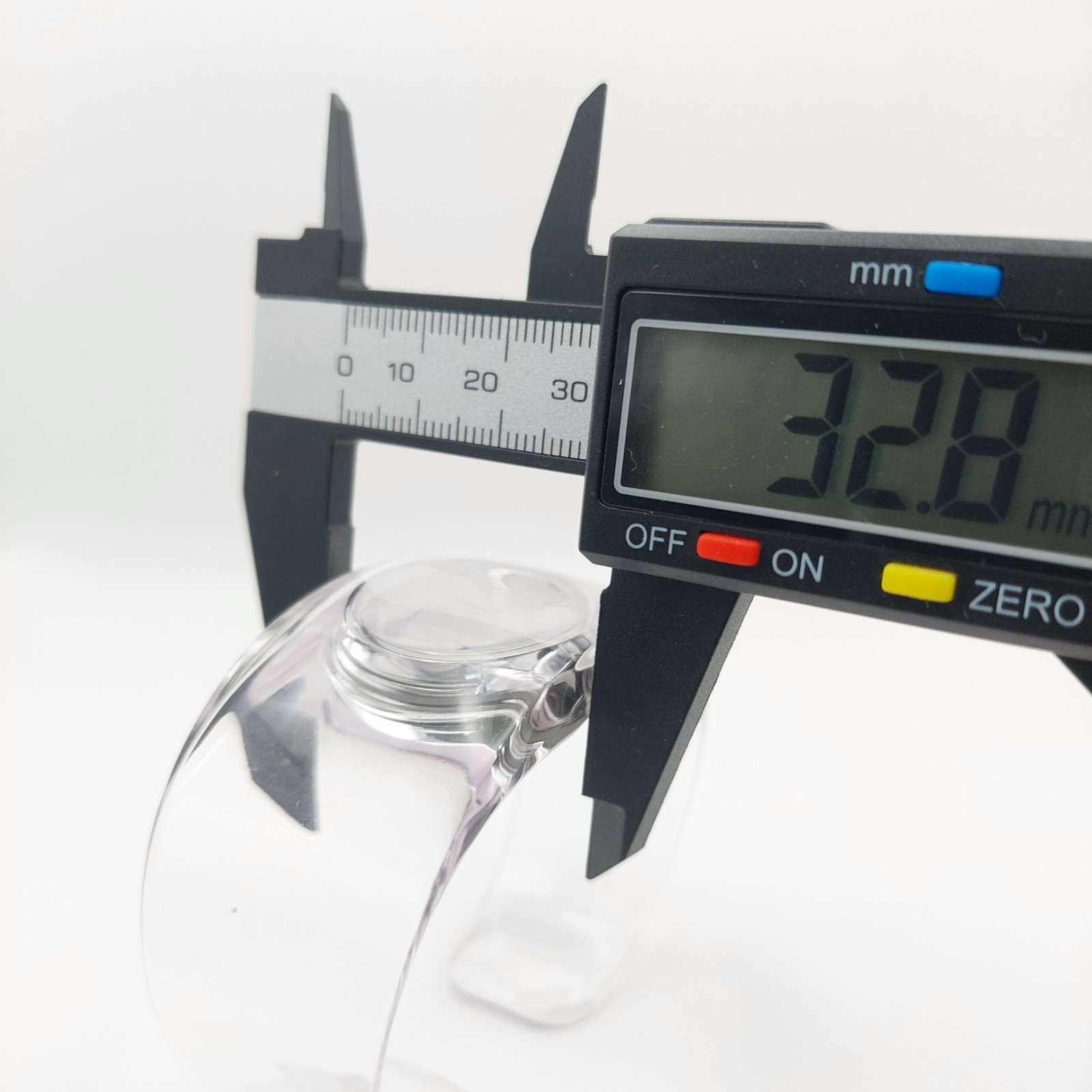 ISSEY MIYAKE TOKUJIN YOSHIOKA O VJ20-0100 Clear Bangle Watch Quartz In hand