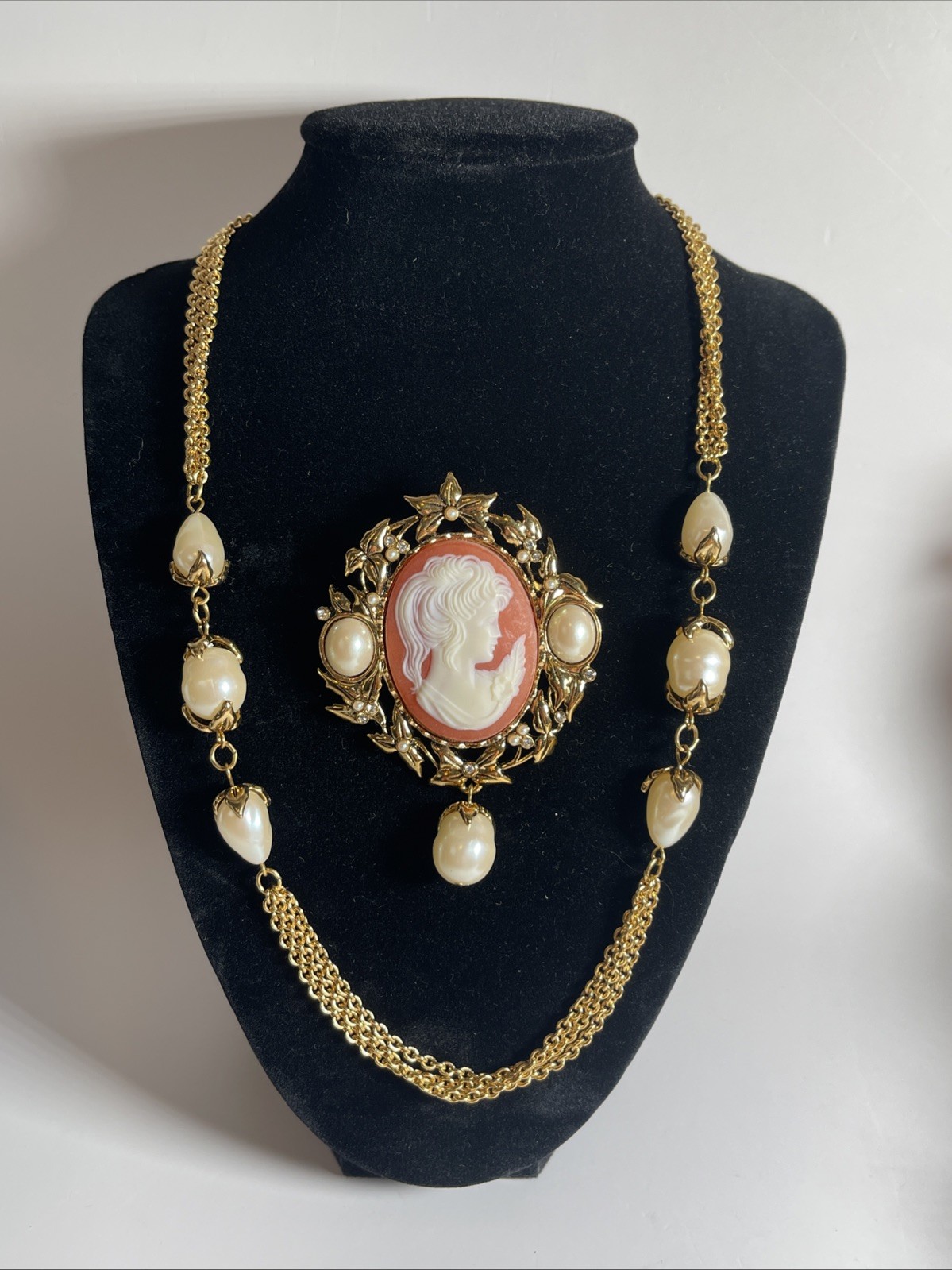 Signed Kenneth J Lane Poetic Romance Cameo Brooch & Necklace 1994 for Avon