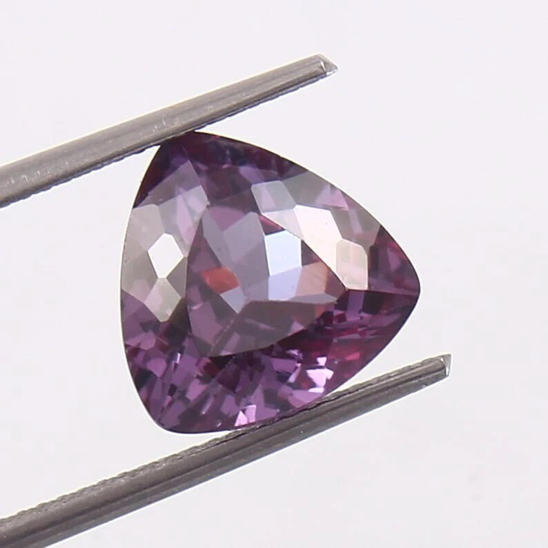 10.20 Ct Color Change Alexandrite Loose Trillion Cut For All Kind Of Jewellery