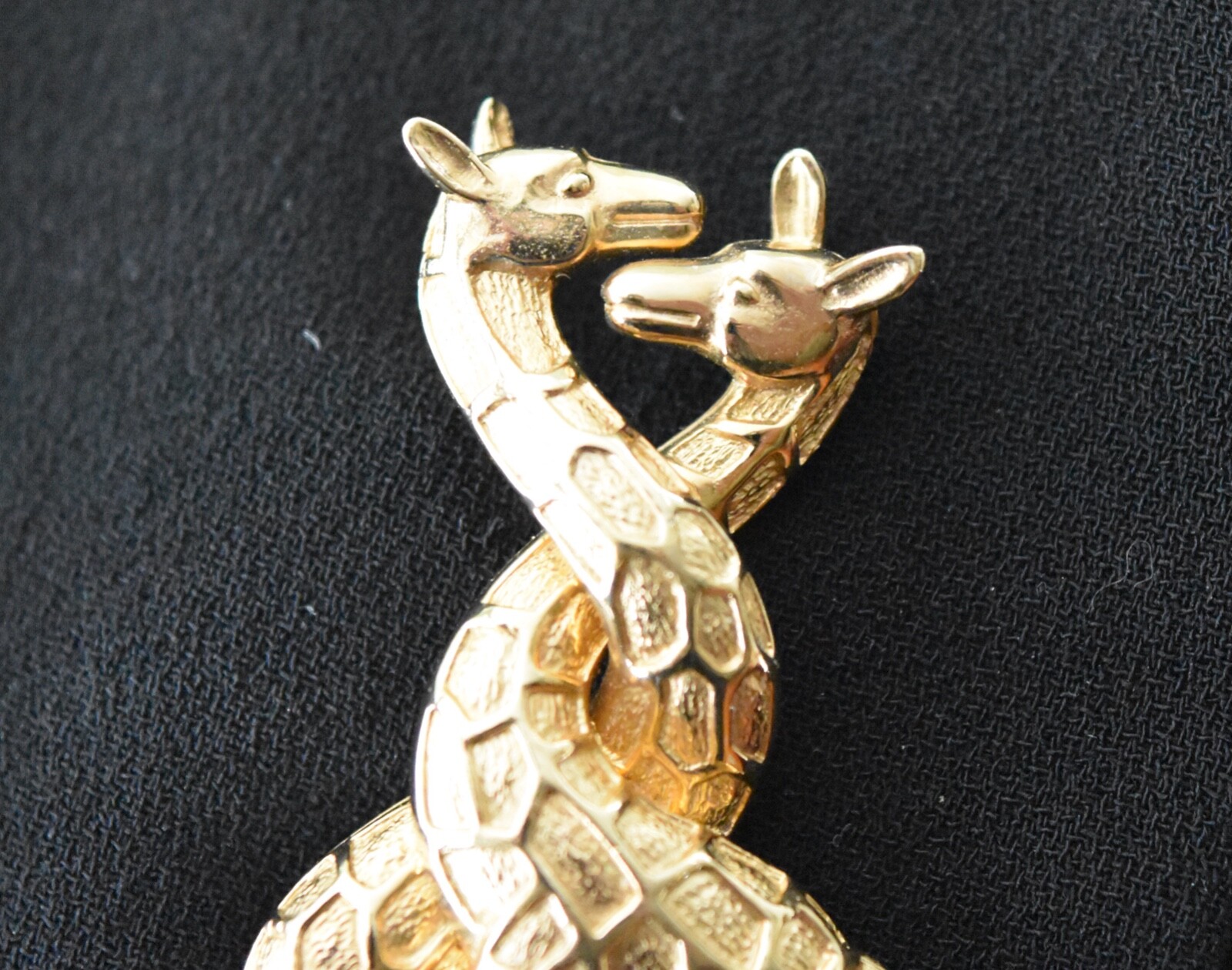 VTG Boucher Giraffe Pin Brooch 2 Giraffes Intertwined Necks Love Numbered