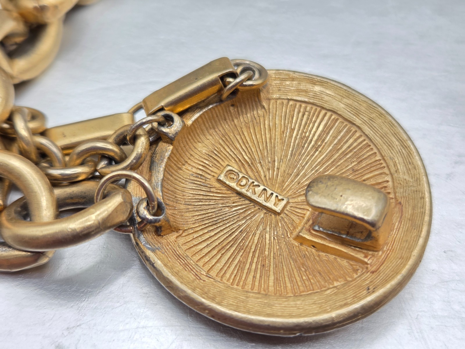 Vintage Signed DKNY Donna Karan LOGO MEDALLION Gold tone Chain Necklace 16″