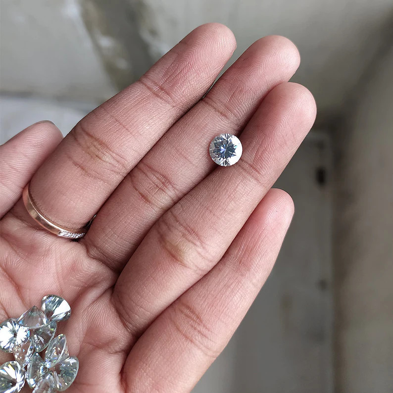 0.50 Ct to 1.00 Ct Light Blue Round Cut Moissanite Lab-Created Use For Jewelry