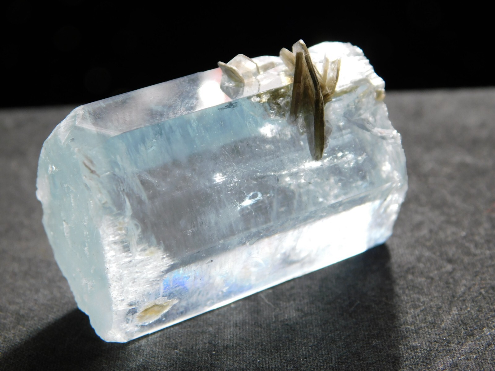 VERY Translucent! BLUE Terminated AQUAMARINE Crystal Pakistan 203ct