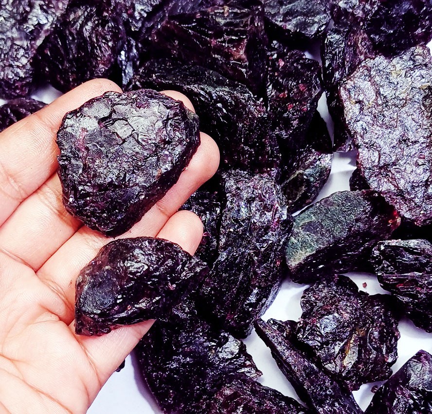 Natural Red Painite Earth Mined Rough 102.15+ Ct Certified Loose Gemstone