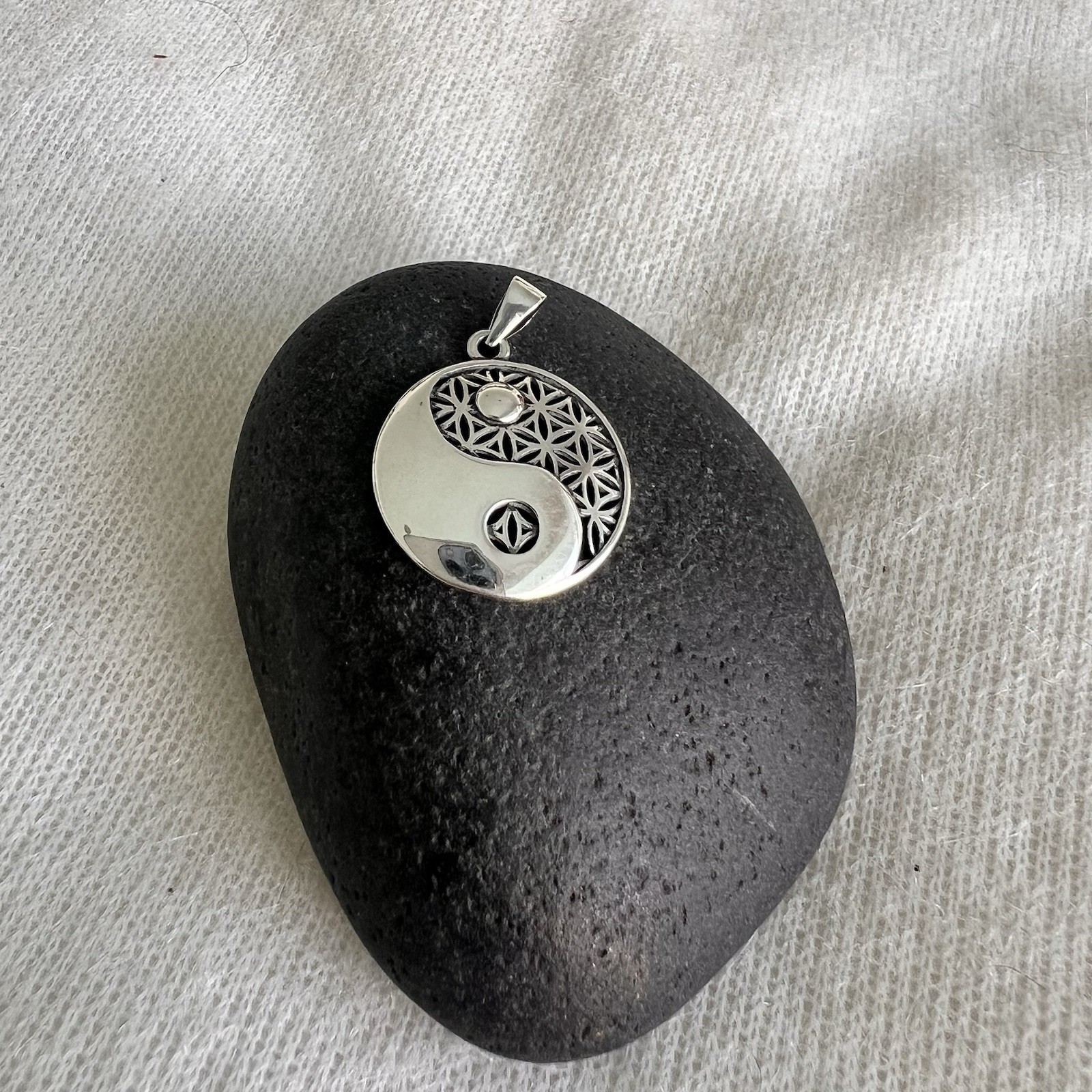 925 NEW Sterling Silver Yin Yang Pendant- Yin and Yang Balance Harmony Libra