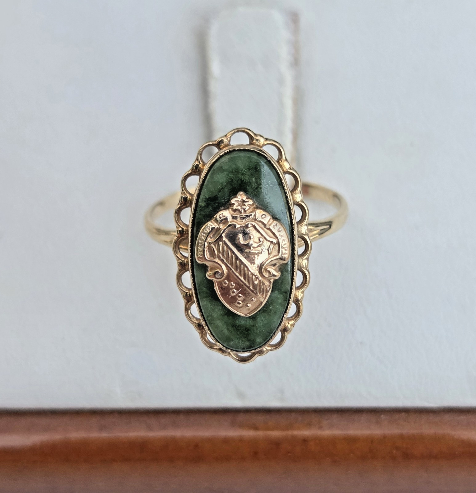 Vintage 10K Yellow Gold College or Sorority Ring 2.7 Grams Size 6