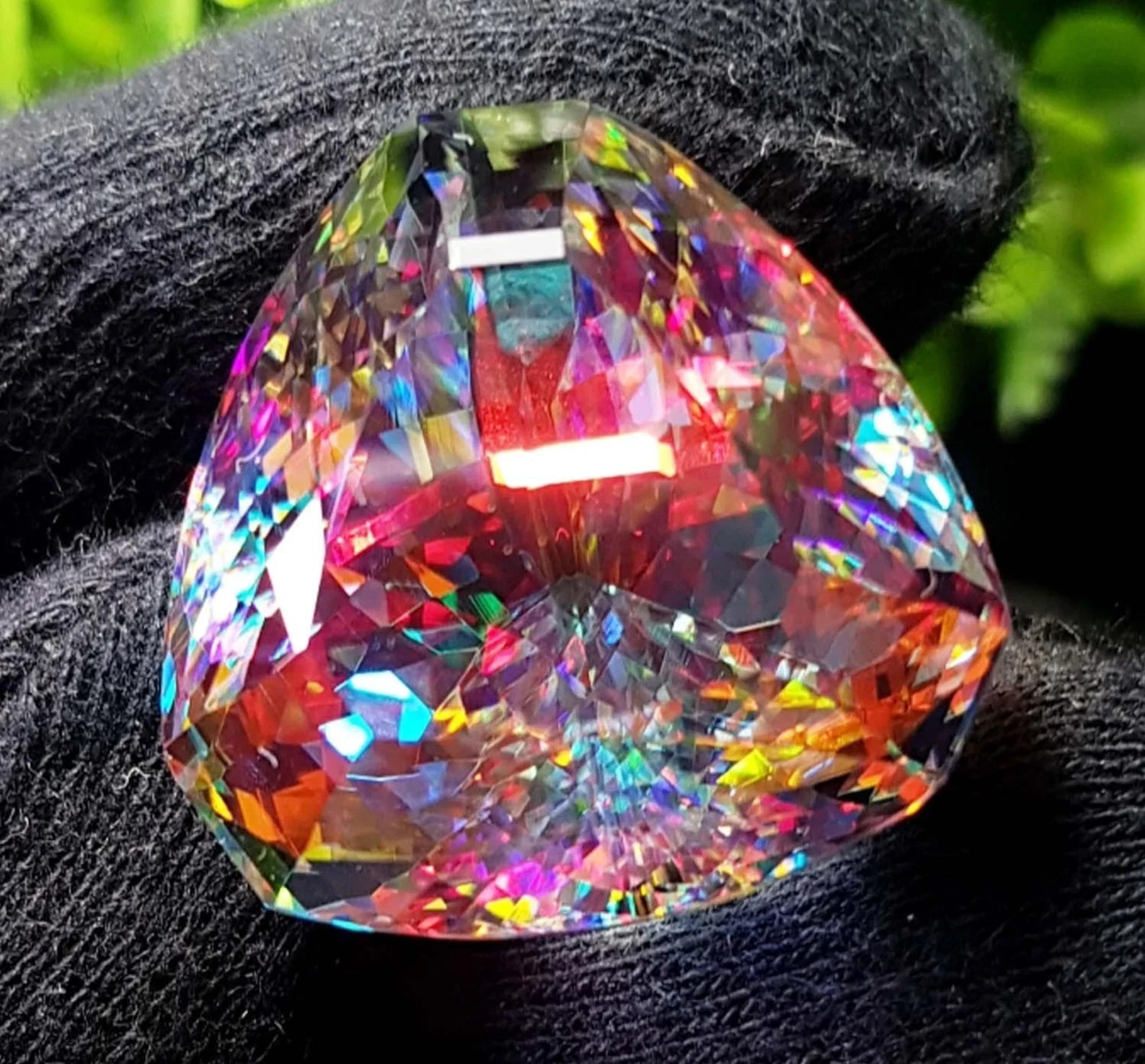 New 100.01 Ct Gemstone Trillion Cut Natural Rainbow Mystic Topaz AAA Certified