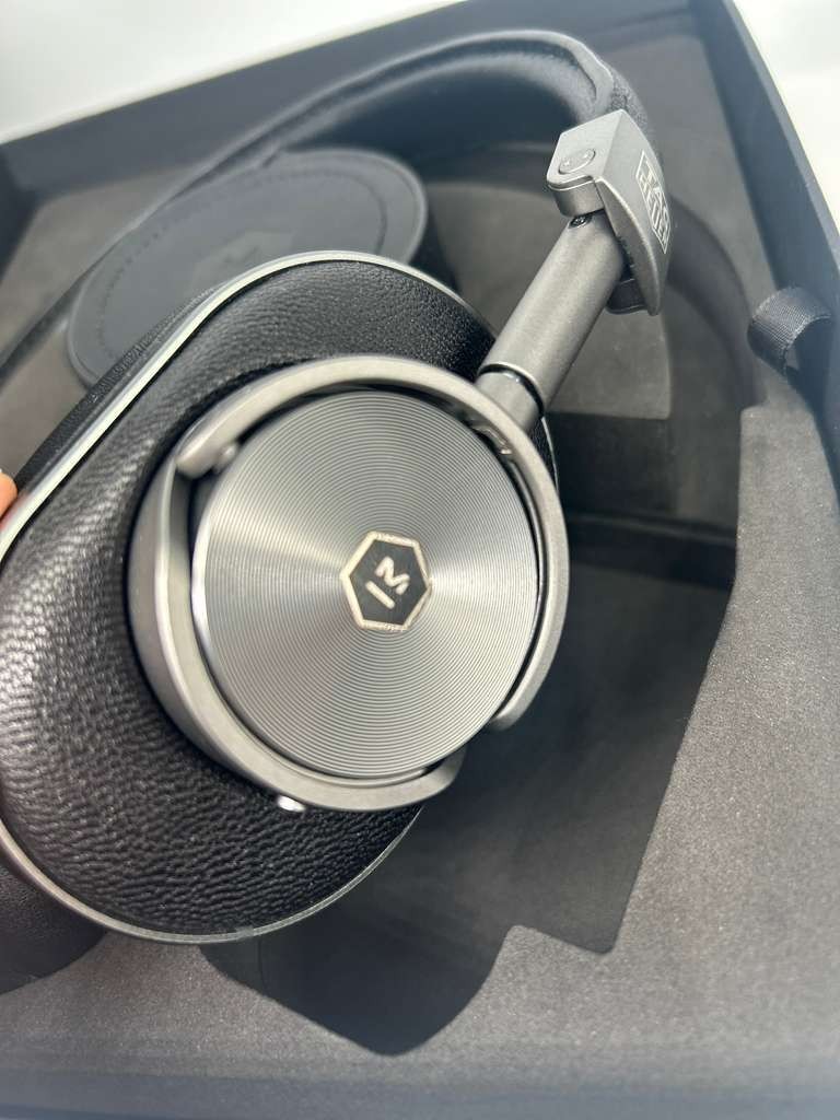 Tag Heuer Merchandise-Black Audio Speaker Headphones NEW with BOX Never used