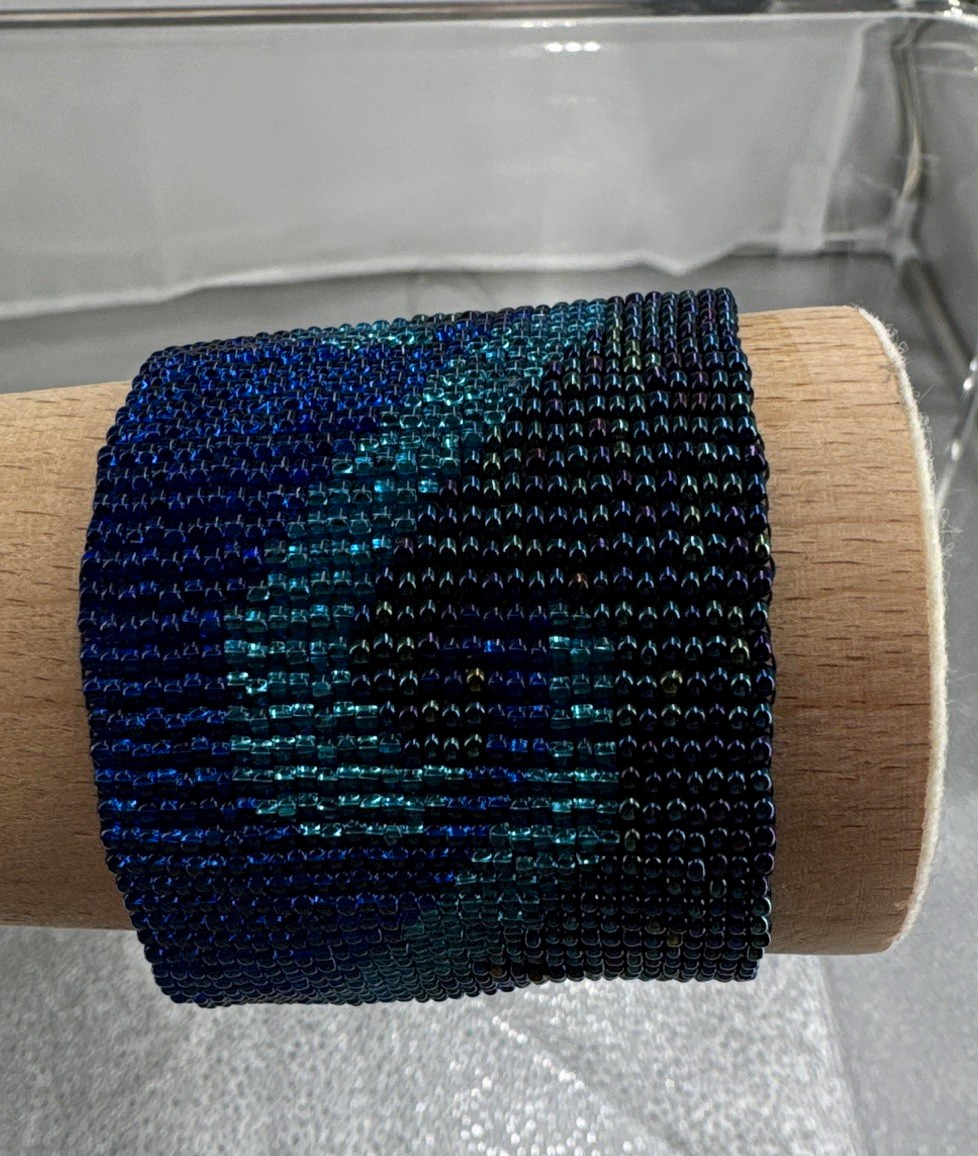 Handmade Beaded Cuff Bracelet Blue Black Teal Wave Pattern Glass Beads 7.5 in