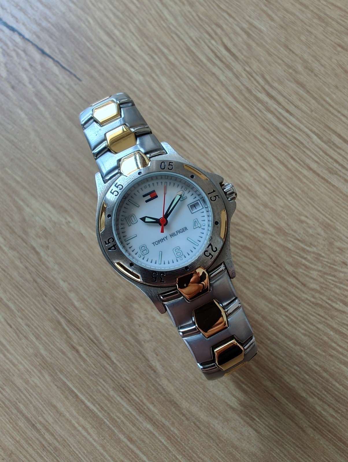 NOS Vintage Tommy Hilfiger Women’s Watch Two Tone White Dial Ref F80008 Ronda