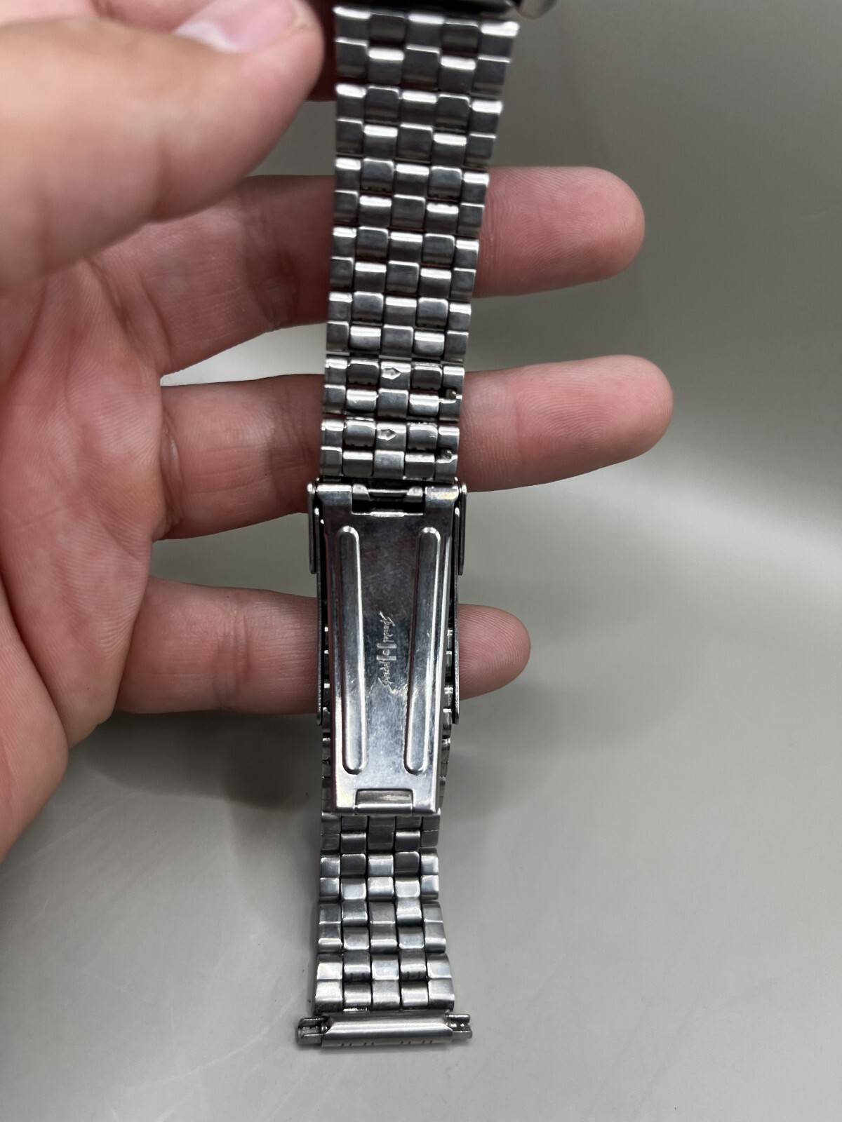 Authentic SWISS MILITAY 096-1009 100M Stainless Steel 9.5in watch Needs Battery