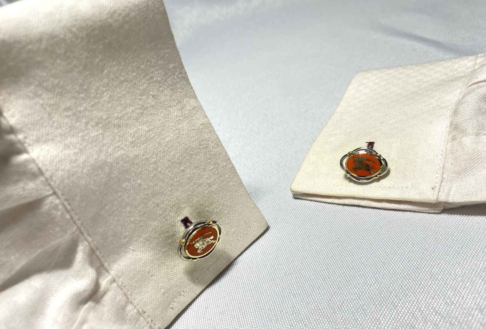 Auth [Beautiful] Burberry Equestrian Knight Logo gold&silver&Orange Cufflinks