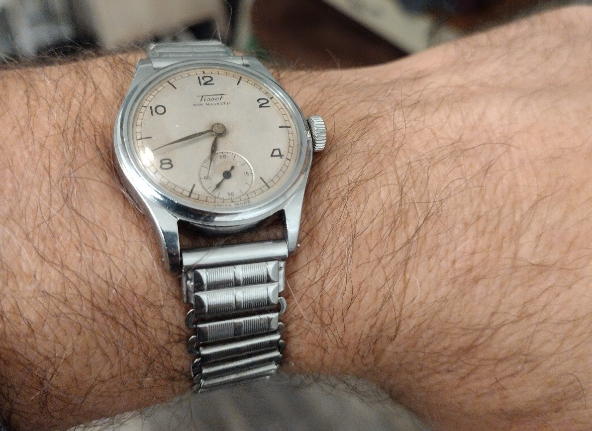 Tissot British Civil Service India wristwatch Circa 1944-45 – Ref. 6076 / 6072B