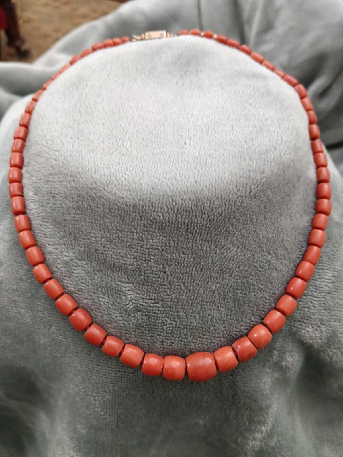 Antique Sciacca Coral Barrel Necklace with Susta in 12kt Gold Enamel