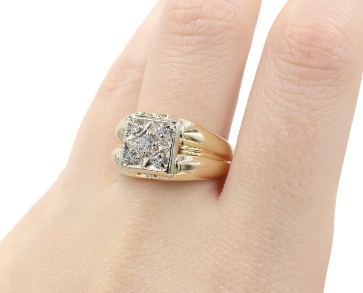 Men’s Vintage-Style 0.27 Ctw Round Diamond 14KT Two-Tone Gold Estate Ring – 6.2g