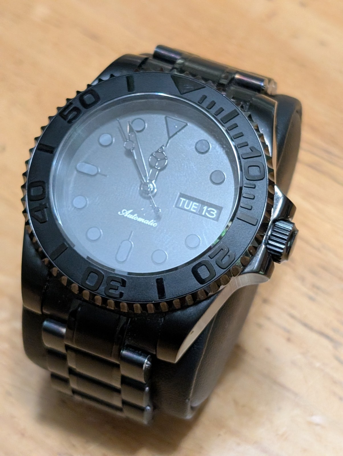 PVD Case 200M Waterproof NH36 Black Dial Date Week Automatic Men Diving Watch