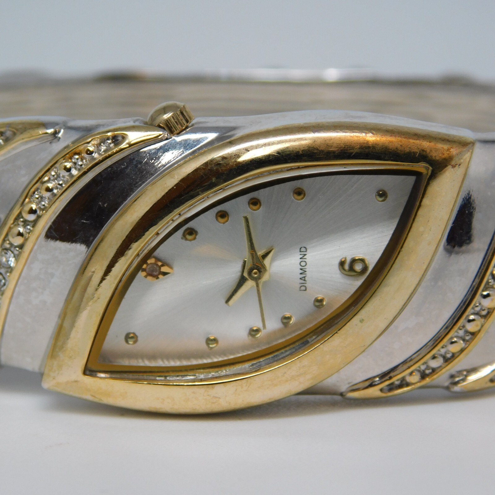 ACCUTIME WATCH CORP. KM2001 Diamond Quartz Women’s Watch Sz. 6 1/4″ New Battery