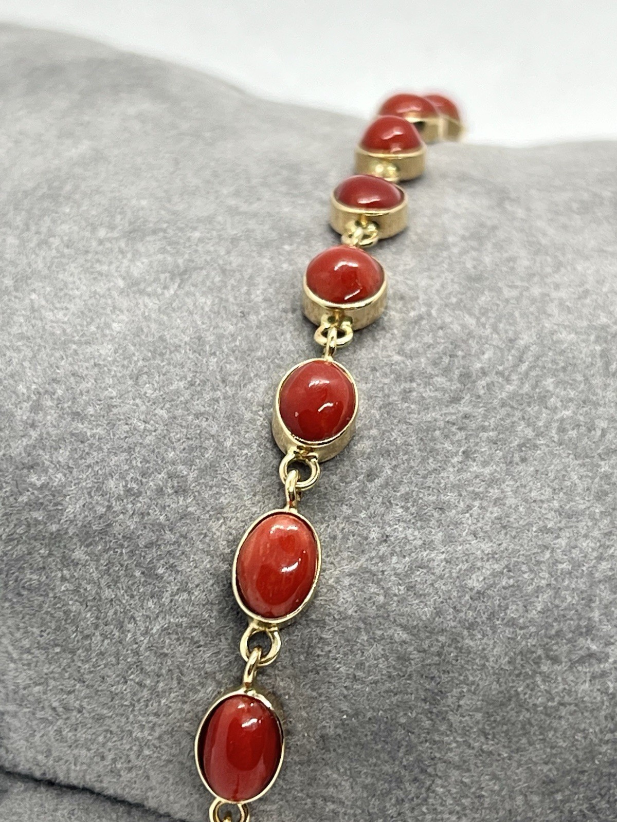14kt Gold Bracelet with 14 Mediterranean Red Coral Cabochons 5x6mm – 17cm