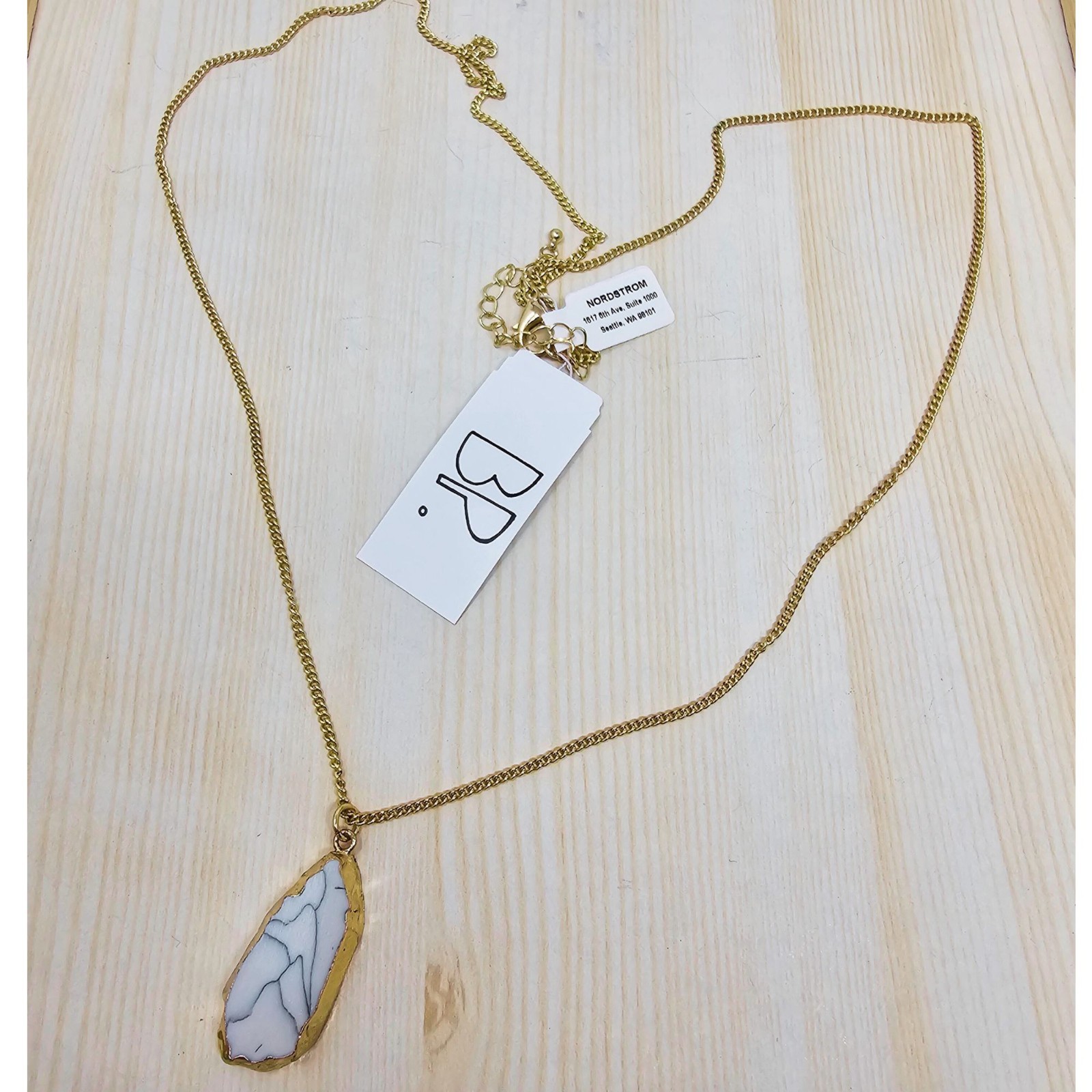 $18 Nordstrom Long Elegant Necklace Marble Pattern Pendant Gold Toned NWT