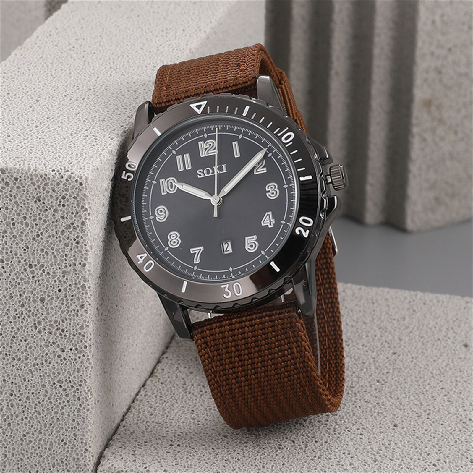 Men Tactical Sports Watch Round Arabic Numeral Dial Date Quartz Nylon Wristwatch