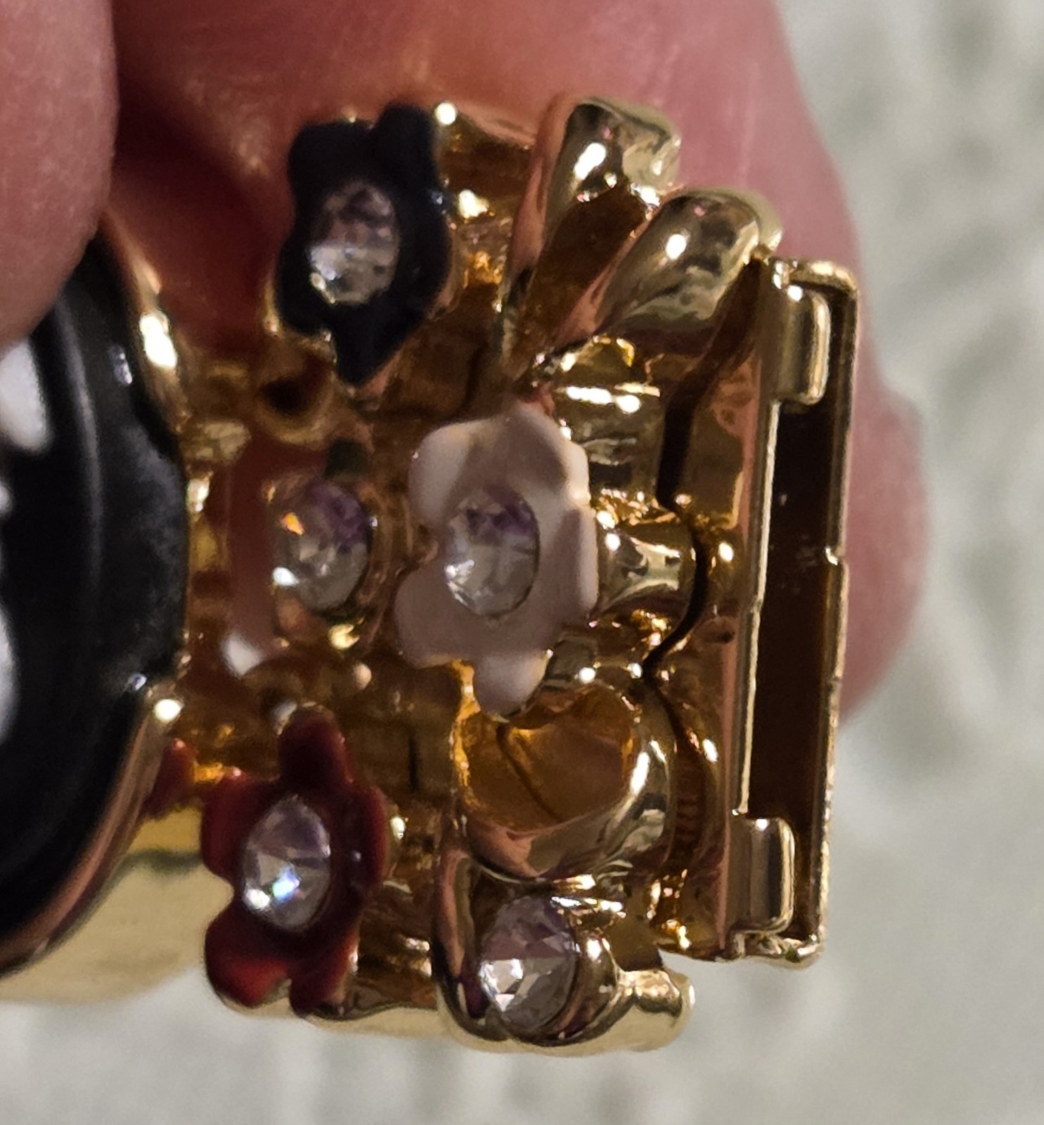 Exquisite Mod Multi-color Cameo Bracelet W Push-Lock Lady Profiles & Faux Gems