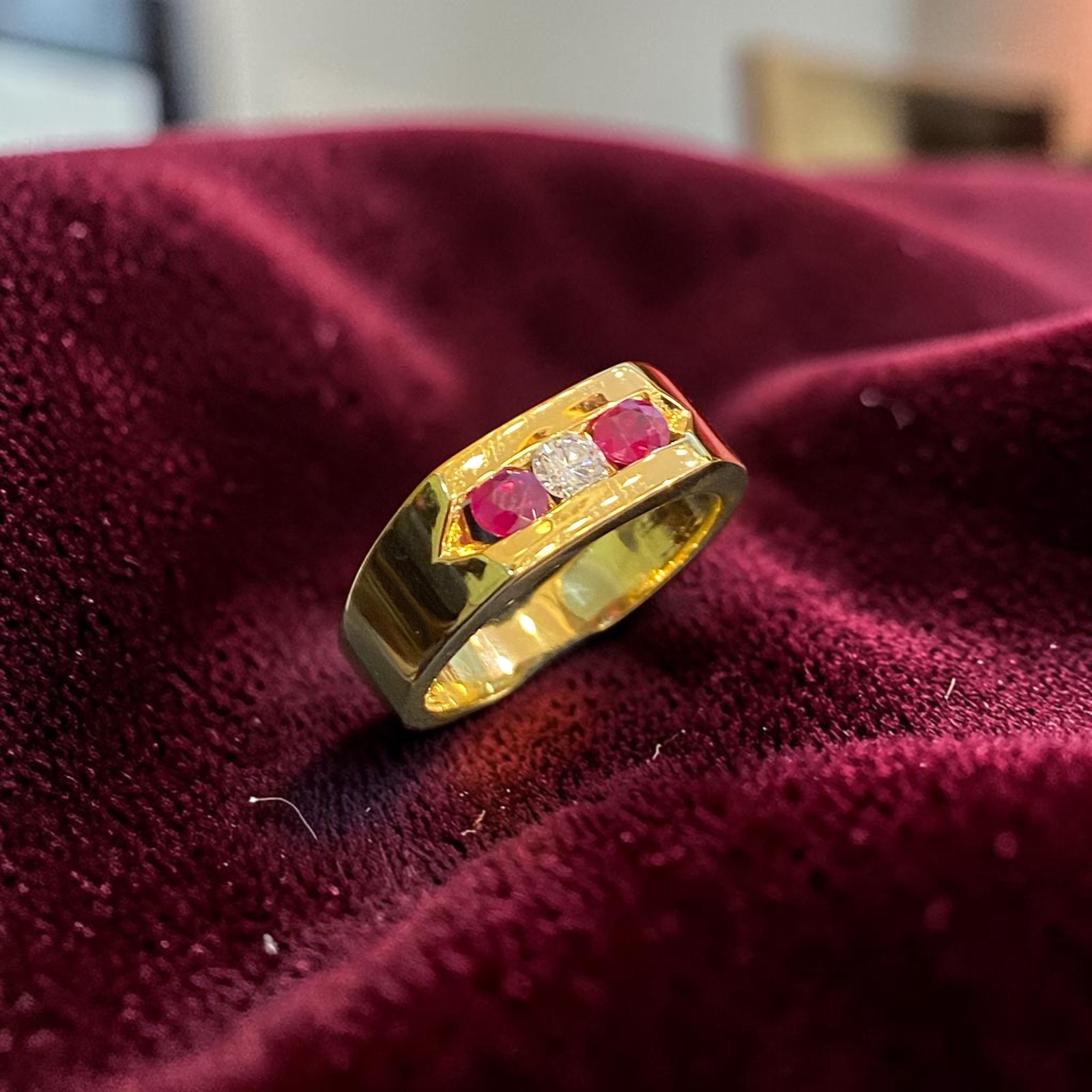 0.70 Cts Round Brilliant F/VS1 Diamonds Channel Set Ruby Men’s Ring In 18K Gold