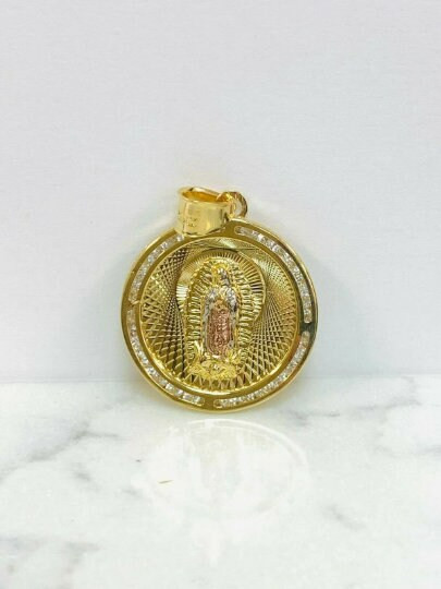 18″ Cadena y Medalla De La Virgen de Guadalupe Oro Laminado Para Mujer Tres Oros