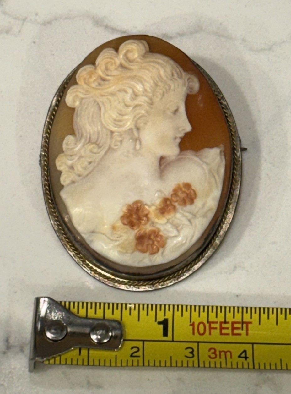 Stunning Shell Cameo profile of a woman adorned With Flowers Brooch/Pendant