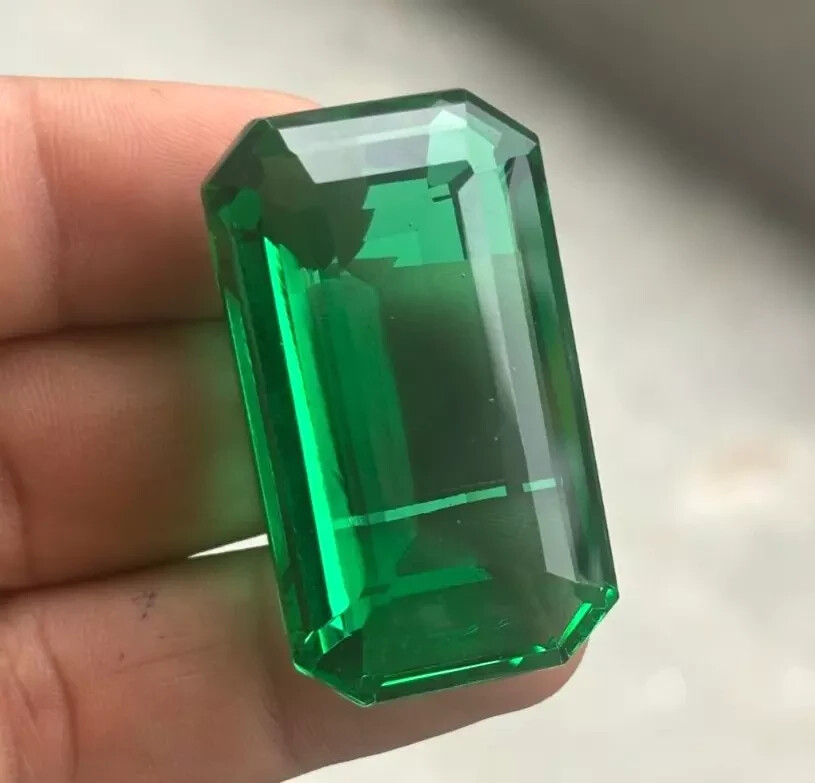 Green Color 125+ Ct Natural Emerald Emerald Cut Loose Gemstone