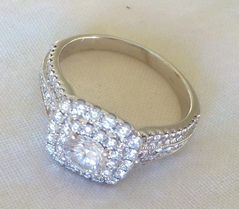 Dazzling 14K White Gold 0.55c Solitaire Diamond Halo Ring -5.84 gm, Sz 8, 1.29ct