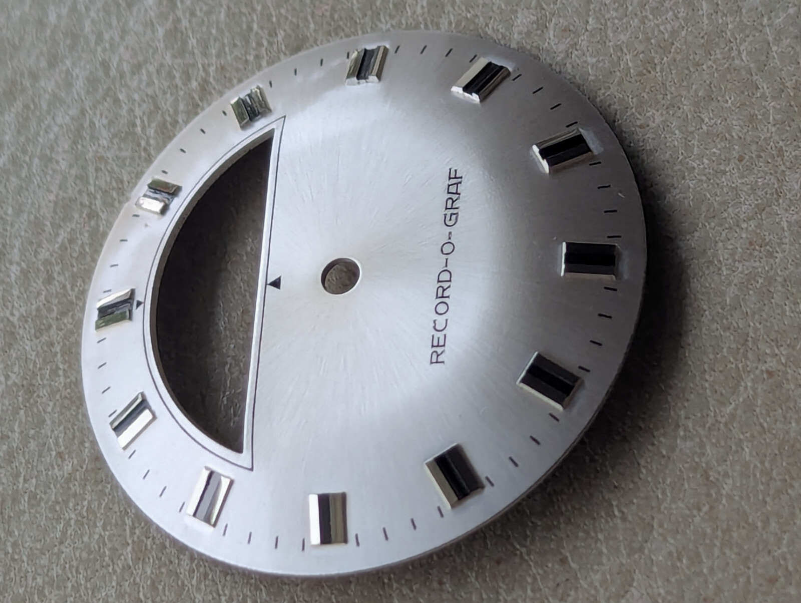 Vintage 1960/70’s RECORD-O-GRAF Satin Sunburst Silvery Gray Jump Hour Dial