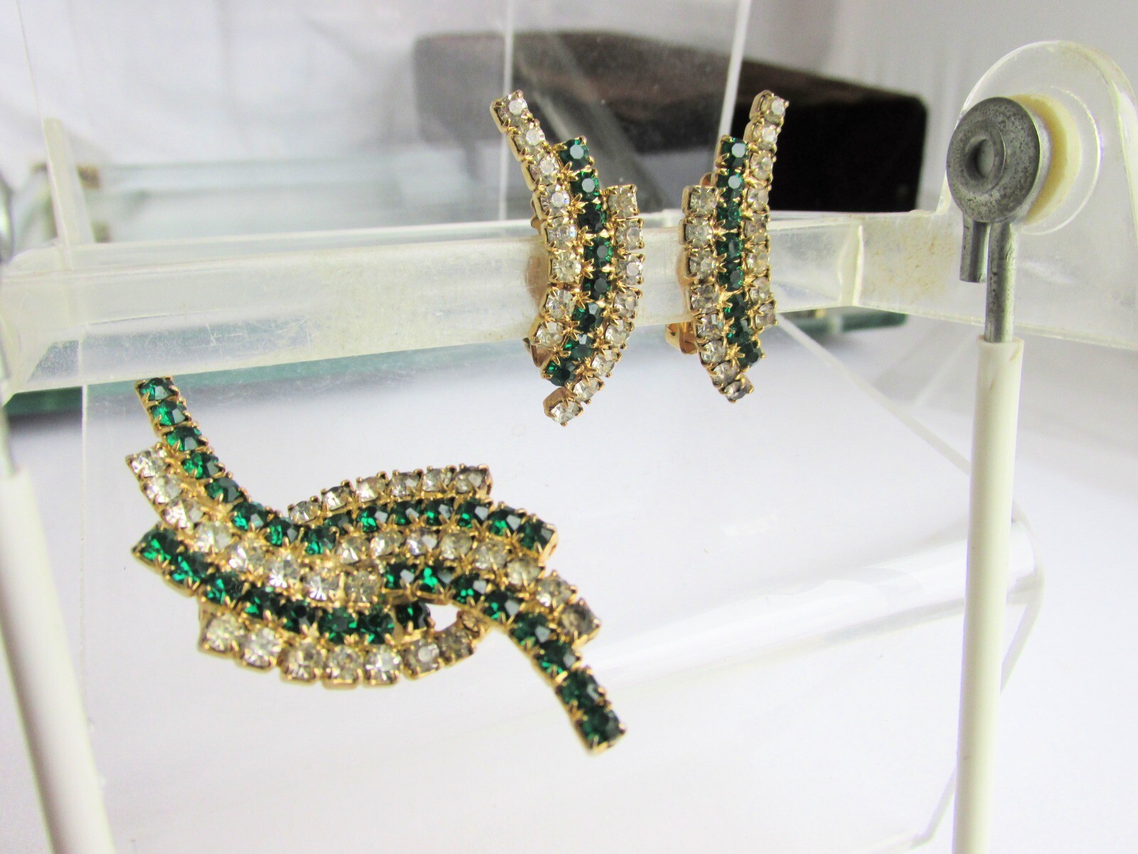 Vintage Swirls Sparkling Green & White Rhinestone Pin & Earrings Set